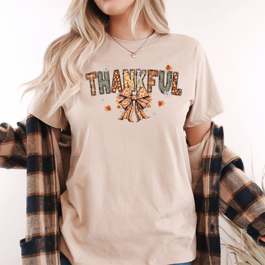 Thankful Thanksgiving Coquette Bow Daisy - Unisex Tee