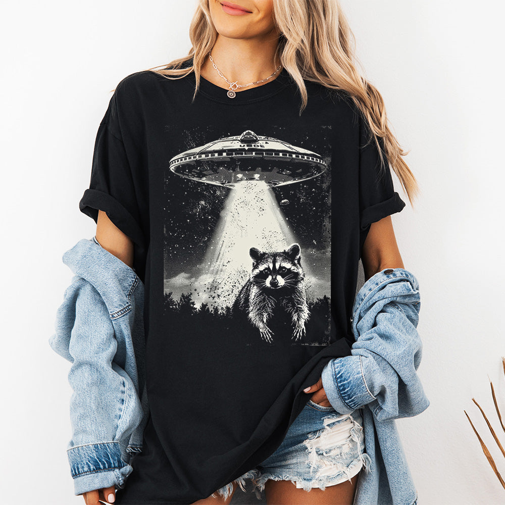 UFO Raccoon Graphic Comfort Colors T-Shirt - Casual Cosmic Design