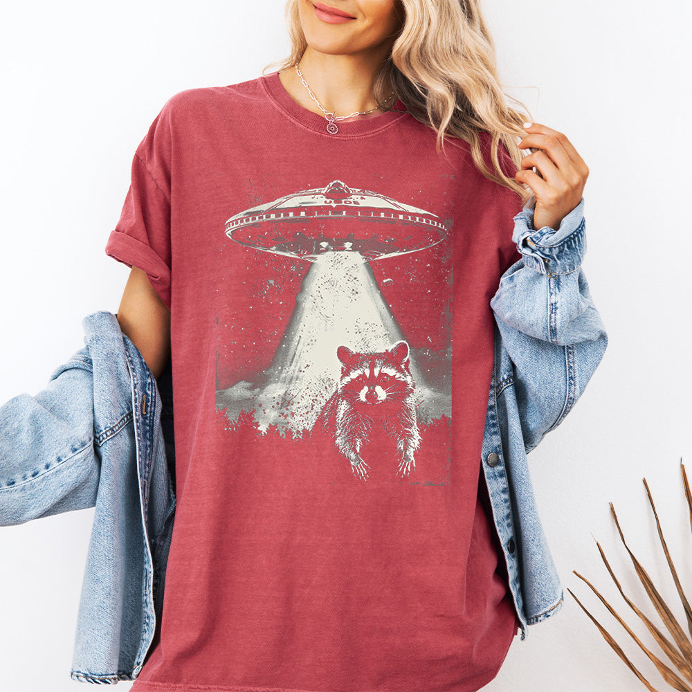 UFO Raccoon Graphic Comfort Colors T-Shirt - Casual Cosmic Design